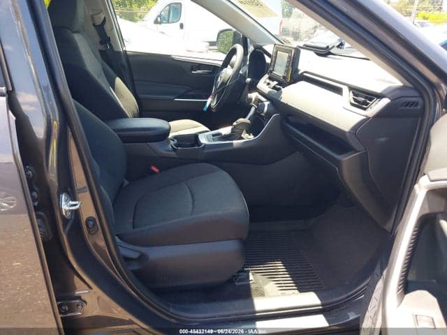 2021 TOYOTA RAV4 XLE 5