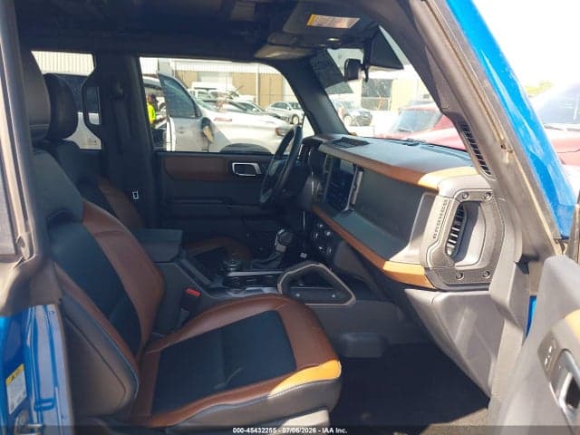 2024 FORD BRONCO OUTER BANKS 5