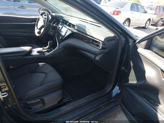 2019 TOYOTA CAMRY LE 5