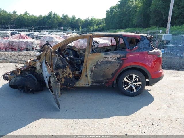 2017 TOYOTA RAV4 XLE 13