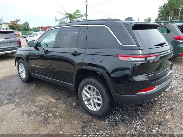 2025 JEEP GRAND CHEROKEE LAREDO X 4X4 3