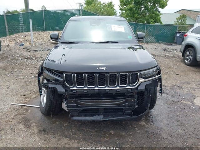 2025 JEEP GRAND CHEROKEE LAREDO X 4X4 6