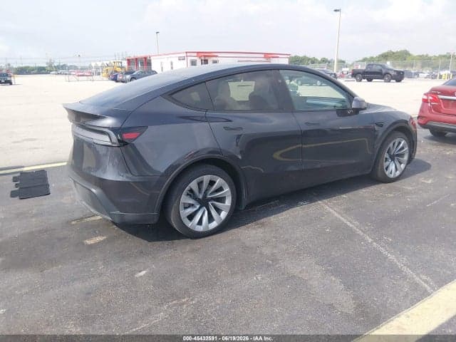 2026 TESLA MODEL Y 5