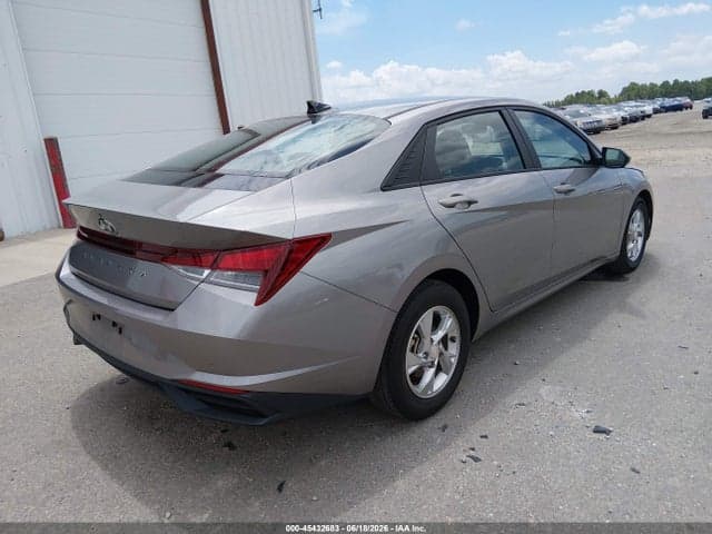 2023 HYUNDAI ELANTRA SE 4