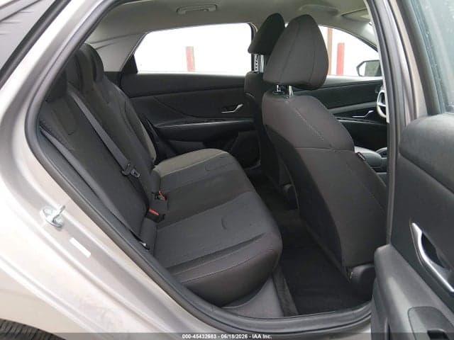 2023 HYUNDAI ELANTRA SE 8