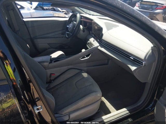 2023 HYUNDAI ELANTRA SEL 5