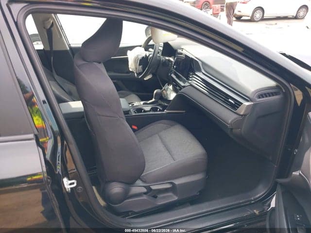 2025 TOYOTA CAMRY LE 5