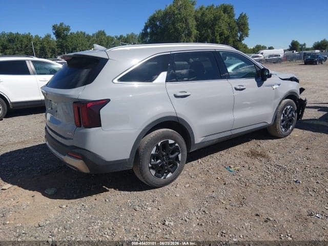 2025 KIA SORENTO S 4