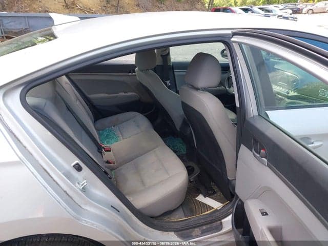2017 HYUNDAI ELANTRA SE 8