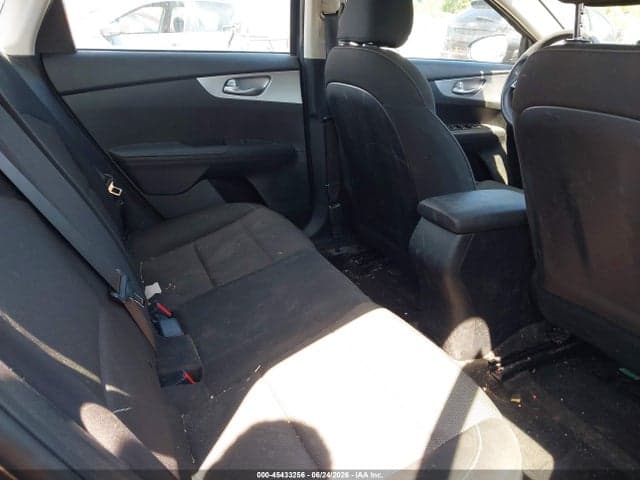 2022 KIA FORTE LXS 8