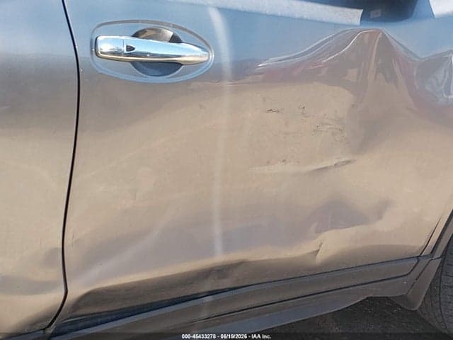 2017 NISSAN ROGUE SV 18