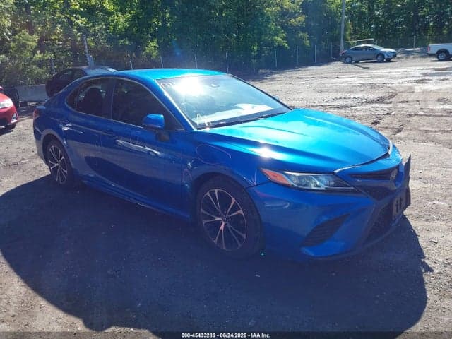 2018 TOYOTA CAMRY SE