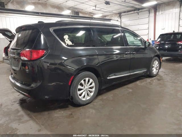 2017 CHRYSLER PACIFICA TOURING-L 4