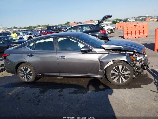 2022 NISSAN ALTIMA SV FWD 13