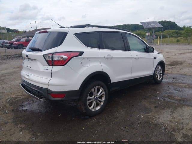 2017 FORD ESCAPE SE 4