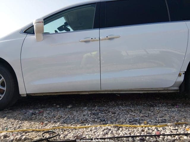 2022 CHRYSLER PACIFICA TOURING L 6