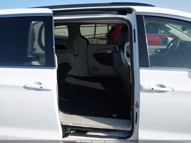 2022 CHRYSLER PACIFICA TOURING L 8