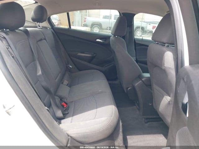 2018 CHEVROLET CRUZE LT AUTO 8