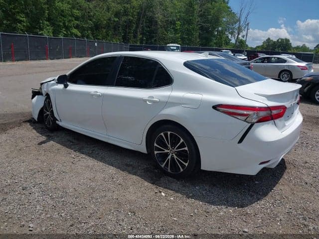 2019 TOYOTA CAMRY SE 3