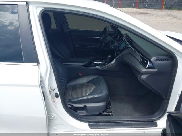 2019 TOYOTA CAMRY SE 5