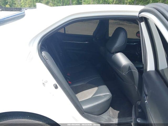 2019 TOYOTA CAMRY SE 8
