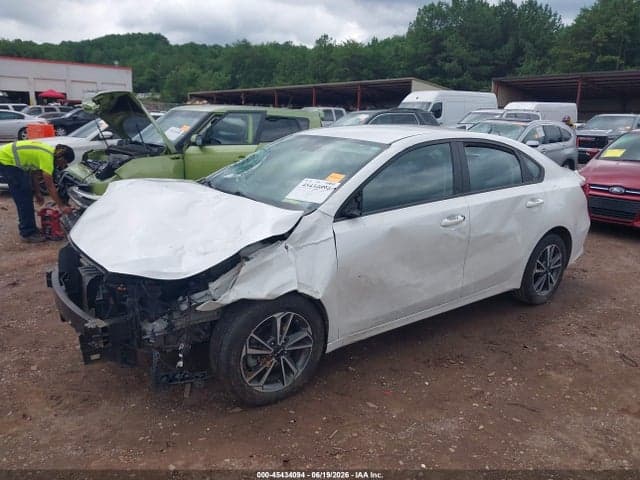 2023 KIA FORTE LXS 2