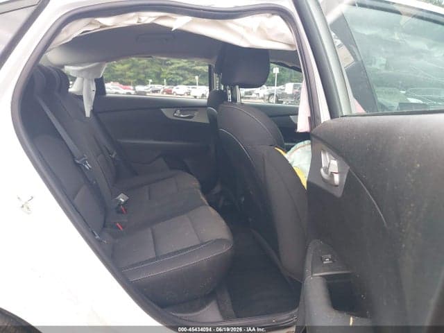 2023 KIA FORTE LXS 8