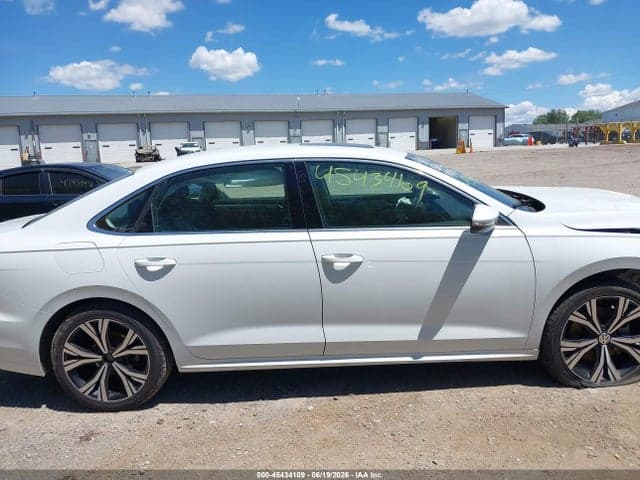 2022 VOLKSWAGEN PASSAT 2.0T SE 14