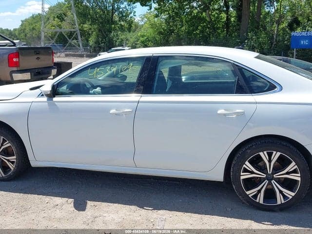 2022 VOLKSWAGEN PASSAT 2.0T SE 15