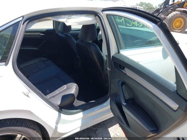 2022 VOLKSWAGEN PASSAT 2.0T SE 8