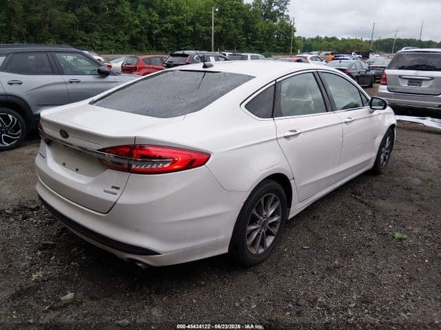 2017 FORD FUSION SE 4