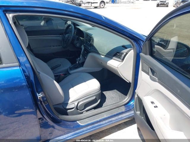 2018 HYUNDAI ELANTRA SE 5