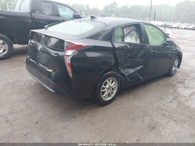 2017 TOYOTA PRIUS TWO 4