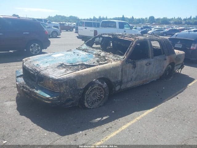 1994 LINCOLN TOWN CAR 2