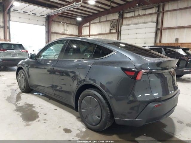 2026 TESLA MODEL Y 4