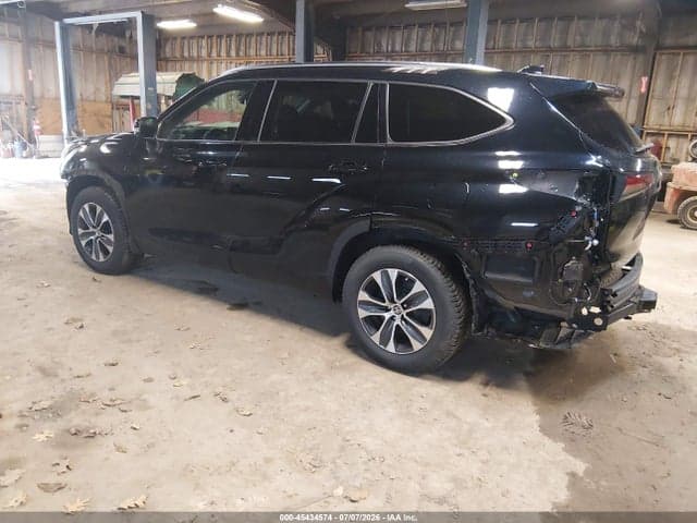 2020 TOYOTA HIGHLANDER XLE 3