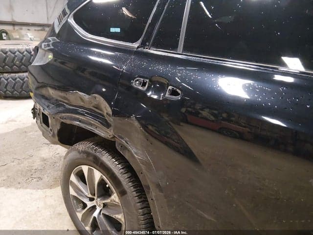 2020 TOYOTA HIGHLANDER XLE 6