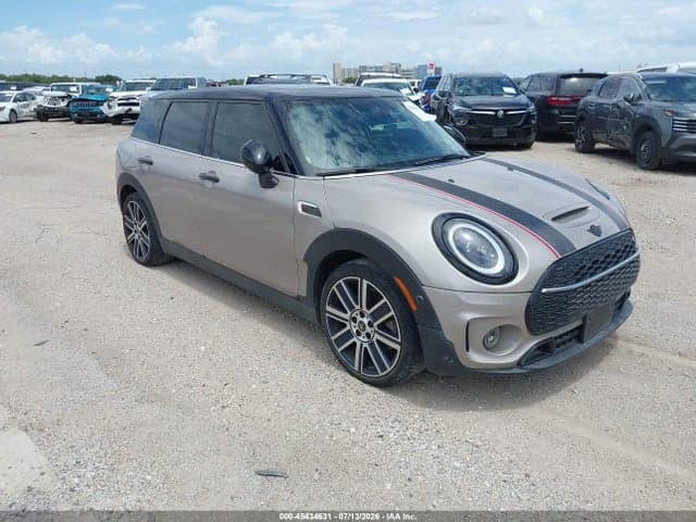 2022 MINI CLUBMAN COOPER