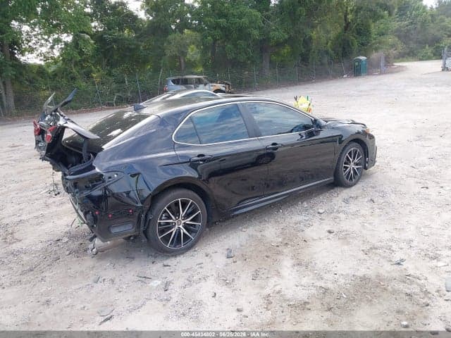 2023 TOYOTA CAMRY SE 4