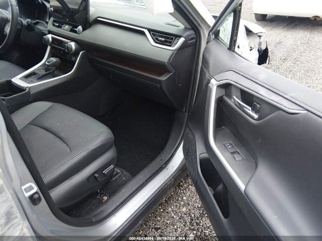 2025 TOYOTA RAV4 LIMITED 5