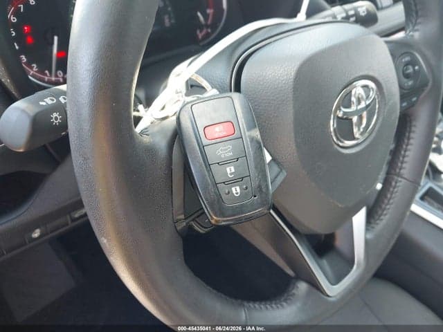 2025 TOYOTA RAV4 XLE 11