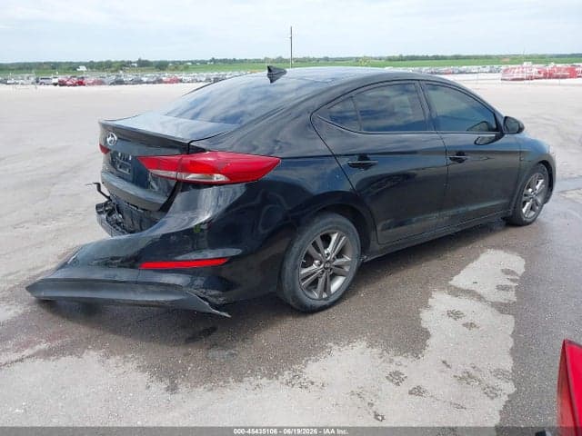 2017 HYUNDAI ELANTRA SE 4