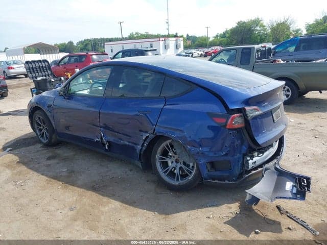 2024 TESLA MODEL Y 4