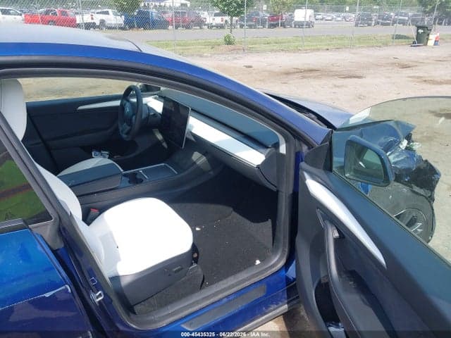 2024 TESLA MODEL Y 6