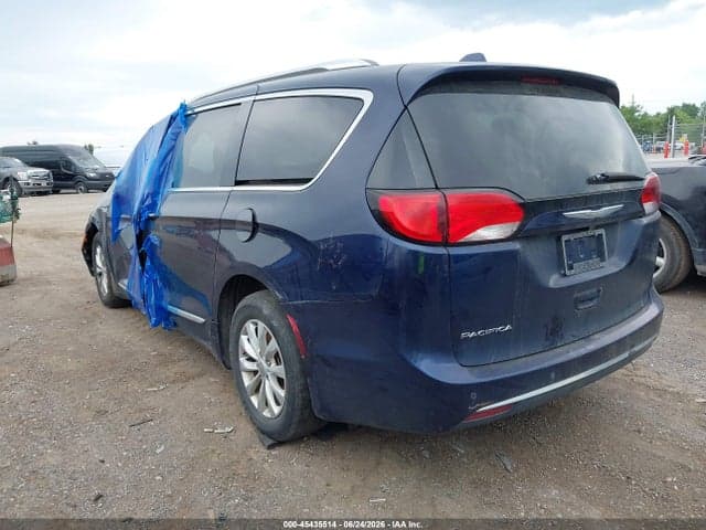 2018 CHRYSLER PACIFICA TOURING L 3