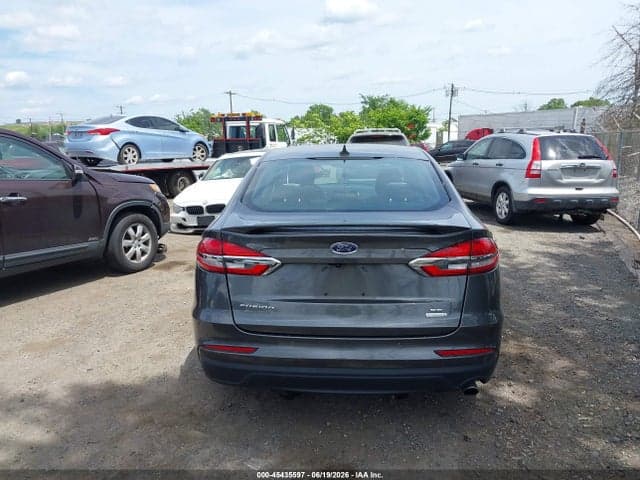 2019 FORD FUSION SE 16
