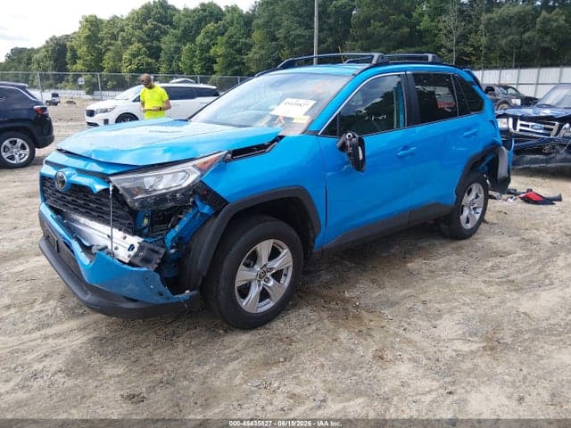 2021 TOYOTA RAV4 XLE 2