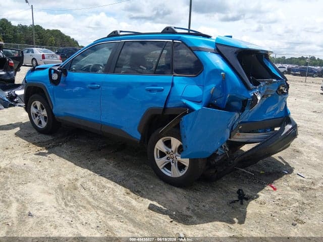 2021 TOYOTA RAV4 XLE 3