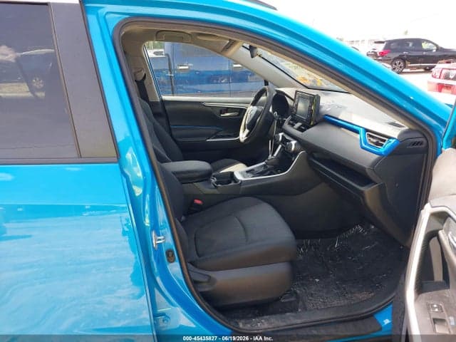 2021 TOYOTA RAV4 XLE 5