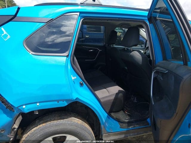 2021 TOYOTA RAV4 XLE 8